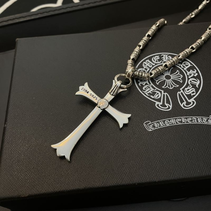 Ch*0me He**ts necklaces